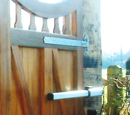 422 swinging gates operator